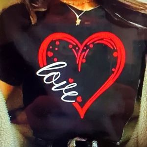Love β€οΈ Heart Tee